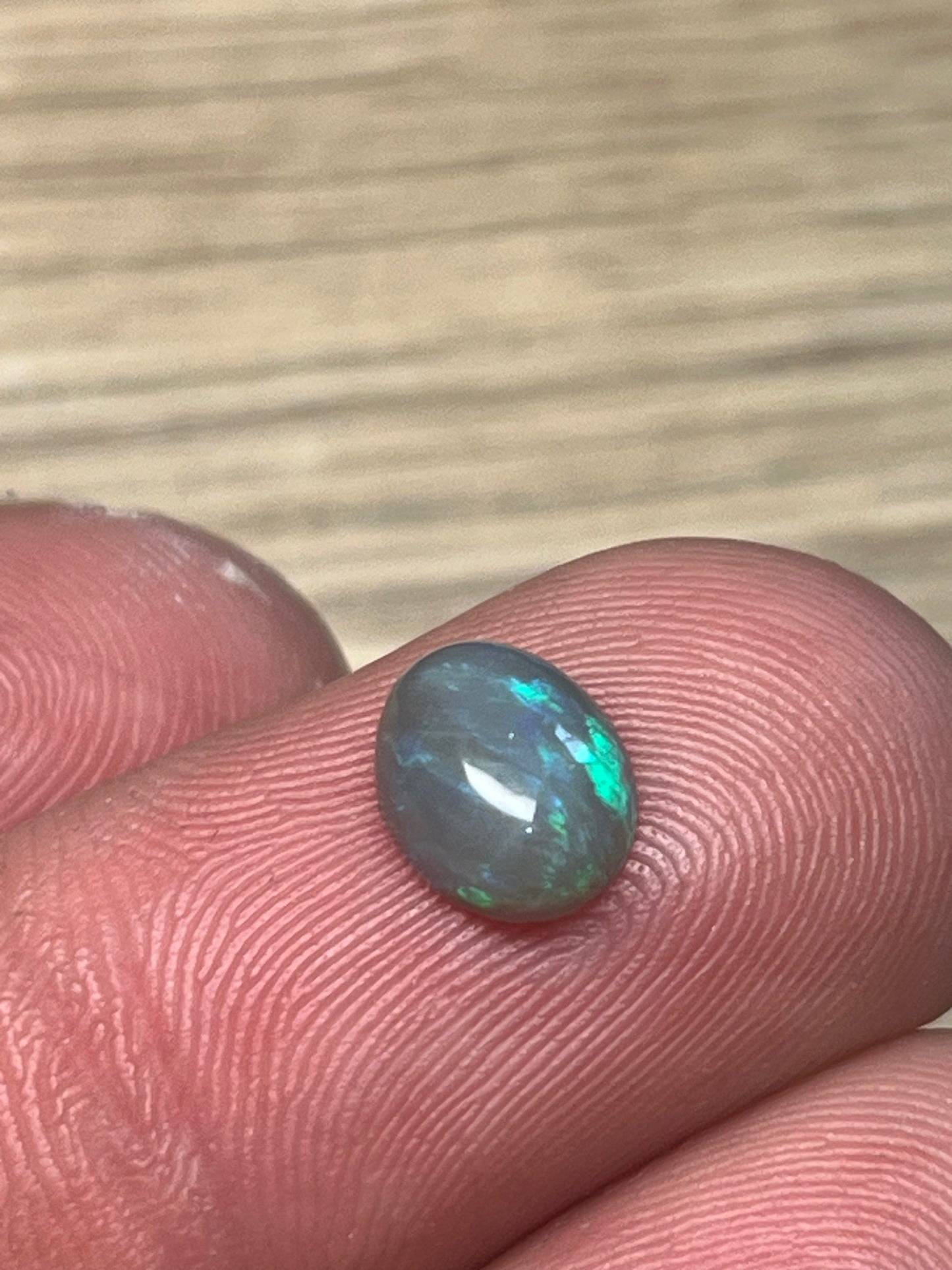 Lightning Ridge 1.50ct green and blue directional